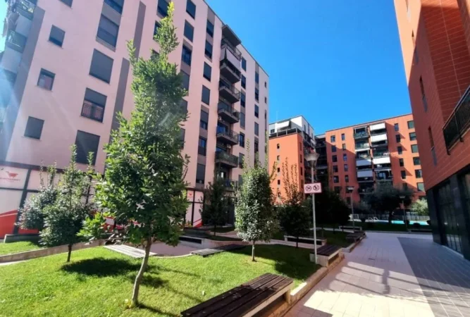 Tirane, jepet me qera apartament 1+1+Ballkon Kati 2, 75 m² 450 € 
