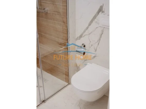 Tirane, jepet me qera apartament 2+1+Ballkon Kati 4, 104 m² 1.500 € (Myslym Shyri, Tirane prane shkolles Sabaudin Gabrani)