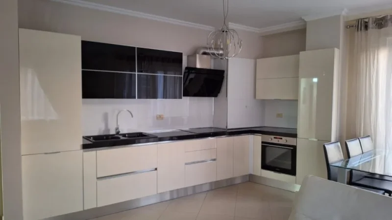 Me Qera:  2+1+2wc 📍Stacioni i Trenit - Gener 2 || Kt.3 ||Pllt.2015 - 700€ - S.110m²