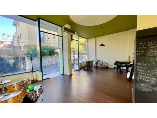 Tirane, shitet ambjent biznesi Kati 1, 75 m² 225.000 € 