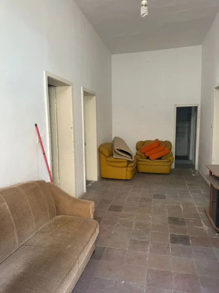 !!Shitur!!Durres, shitet apartament 3+1 , 127 m² 108.000 € (Perballe Shkolles Eftali Koci)