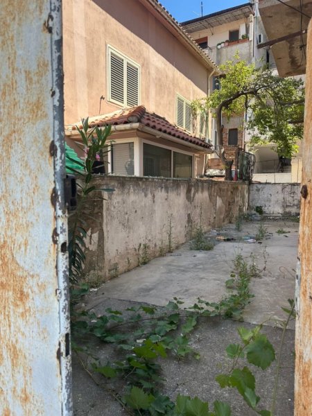Durres, shitet apartament 3+1 , 127 m² 108.000 € (Perballe Shkolles Eftali Koci)