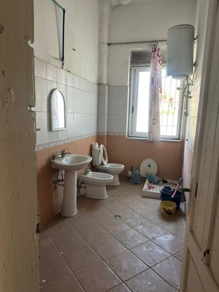 Durres, shitet apartament 3+1 , 127 m² 108.000 € (Perballe Shkolles Eftali Koci)