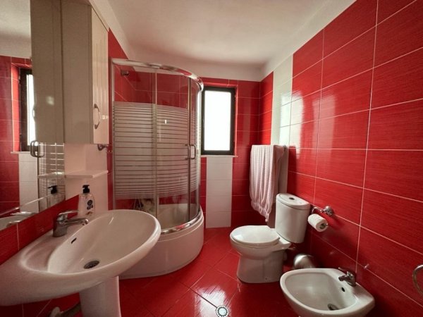 Tirane, jepet me qera apartament 1+1+Aneks Kati 5, 67 m² 400 € (Rruga Bardhyl)