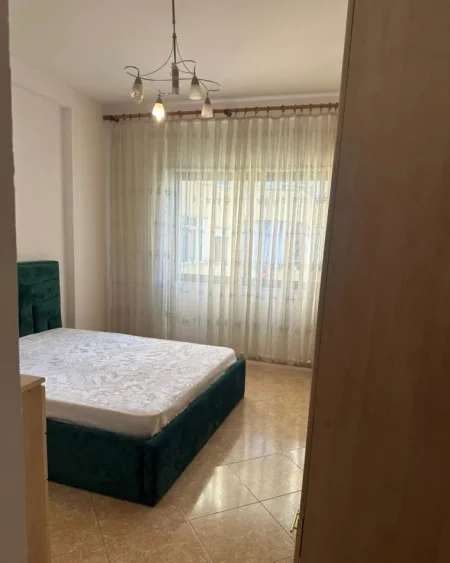 Tirane, jap me qera apartament 2+1+Ballkon Kati 4, 107 m² 750 € 