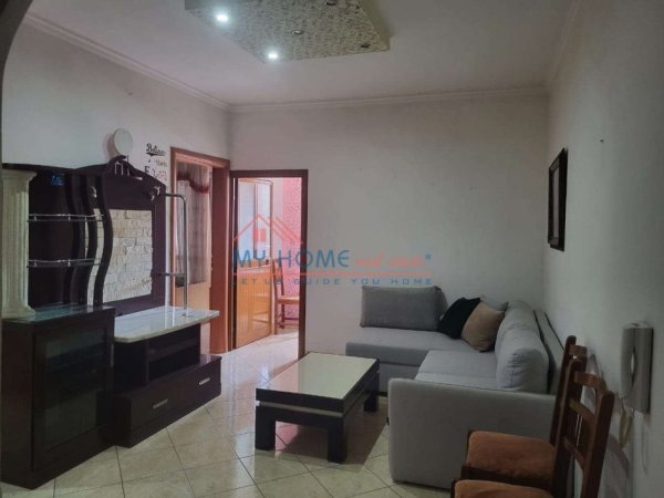 Tirane, jepet me qera apartament 2+1+Ballkon Kati 5, 70 m² 450 € (Astir)