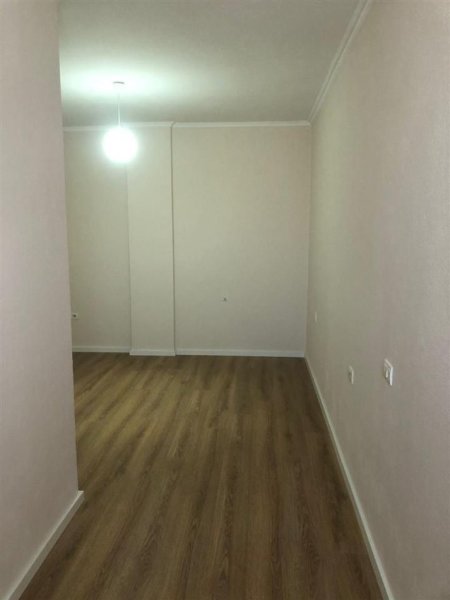Tirane, shitet apartament 1+1+Ballkon Kati 4, 66 m² 133.000 € (RRUGA E KAVAJES)