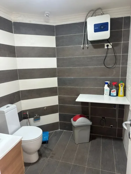 !!Dhene!! Durres, jepet me qera ambjent biznesi Kati 0, 35 m² 300 € (Rr. Kuminit)