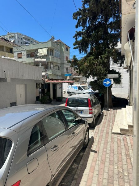 Durres, jepet me qera ambjent biznesi Kati 0, 35 m² 300 € (Rr. Kuminit)