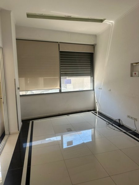 Durres, jepet me qera ambjent biznesi Kati 0, 35 m² 300 € (Rr. Kuminit)