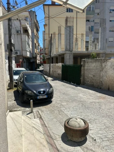 !!Dhene!! Durres, jepet me qera ambjent biznesi Kati 0, 35 m² 300 € (Rr. Kuminit)