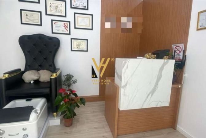 Tirane, jepet me qera dyqan Kati 0, 30 m² 300 € (RRUGA E BARRIKADAVE)