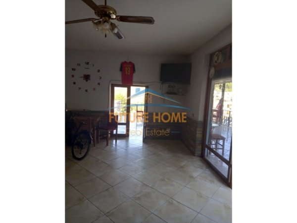 Skrapar, shitet lokal , 280 m² 130.000 € (Rruga 5 Shtator ,Çorovodë)