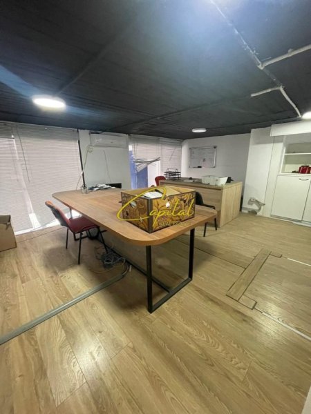 Tirane, jepet me qera dyqan Kati 0, 100 m² 1.200 € (ASTIR)