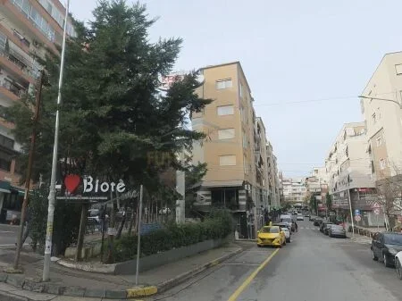 Tirane, shitet apartament 3+1 Kati 5, 163 m² 29.422.800 € 