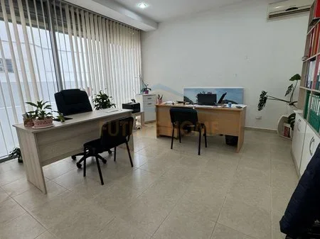 Tirane, shitet ambjent biznesi Kati 0, 37 m² 14.000.000 € 