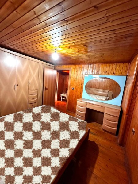 Tirane, jepet me qera apartament 1+1+Ballkon Kati 3, 450 € (Rruga mine peza perball shkolles Harry Fultz)