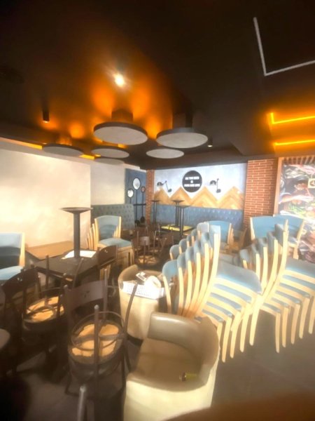 Tirane, jepet me qera ambjent biznesi Kati 0, 160 m² 1.500 € (&quot; JEPET ME QERA SUPER AMBIENT BIZNESI NË LAPRAKË, NË RRUGËN KRYESORE!)