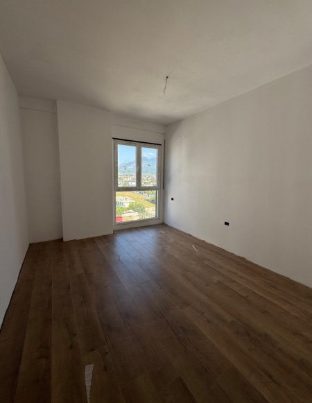 Tirane, shitet apartament 2+1+Ballkon Kati 6, 98 m² 83.000 €