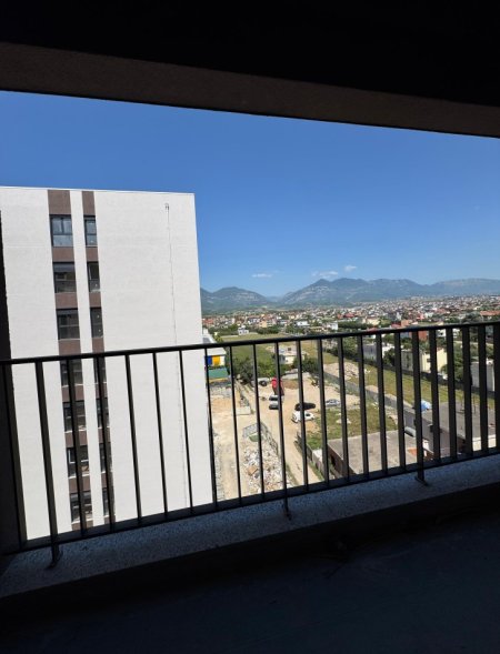 Tirane, shitet apartament 2+1+Ballkon Kati 6, 98 m² 83.000 €