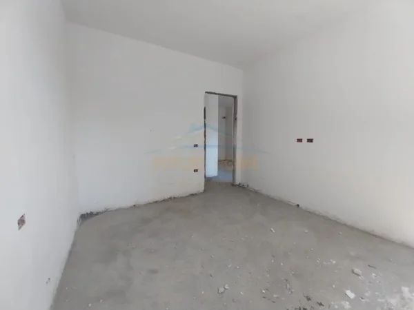0683487469 Tirane, shitet apartament 2+1 Kati 1, 94 m² 165.000 € (Prane KMY , Yzberisht)
