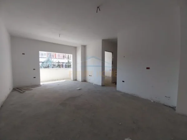 0683487469 Tirane, shitet apartament 2+1 Kati 1, 94 m² 165.000 € (Prane KMY , Yzberisht)