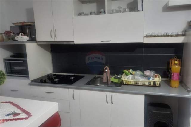 Tirane, shitet apartament 1+1 Kati 5, 59 m² 48.700 Euro (Prane Qtu)
