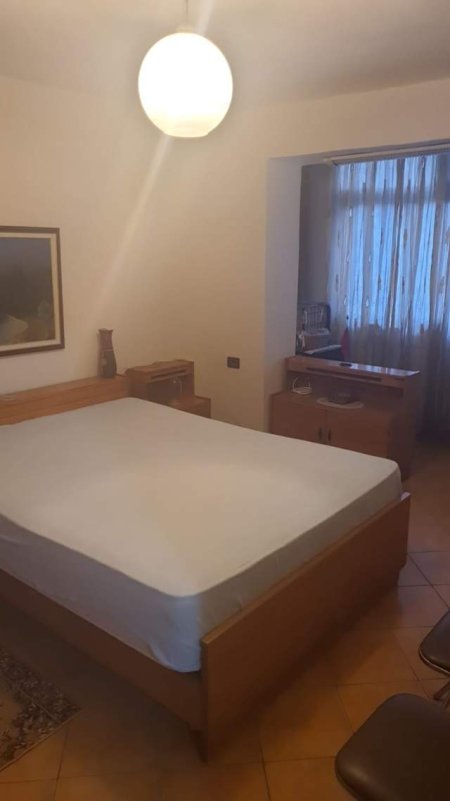 Tirane, jepet me qera apartament 2+1 Kati 3, 70 m² 350 Euro (rruga Mine Peza)