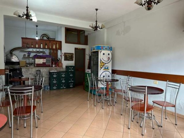 Tirane, jepet me qera lokal Kati 1, 37 m² 35.000 Leke (rruga kavajes)