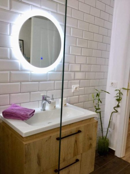 jepet me qera apartament Kati 2, 50 m² 400 Euro (Rr Siri Kodra)