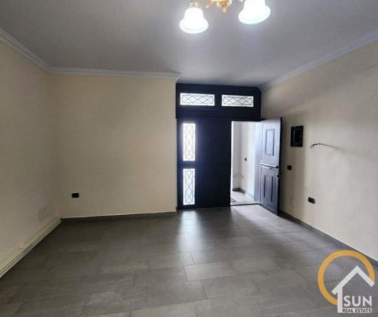 Shkoder, jepet me qera shtepi Kati 0, 270 m² 300 Euro (TEK STADIUMI, SHKODER)