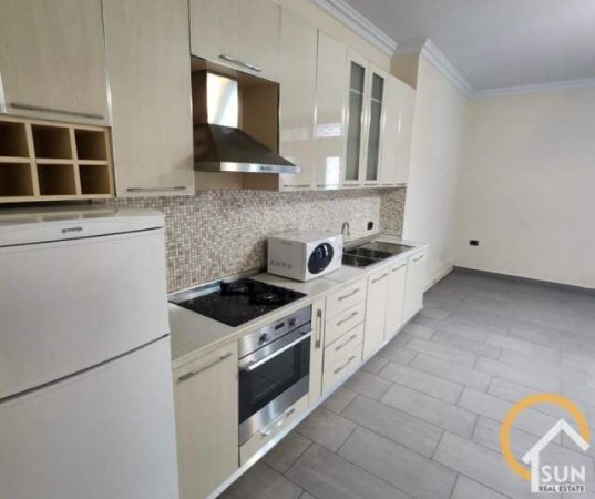 Shkoder, jepet me qera shtepi Kati 0, 270 m² 300 Euro (TEK STADIUMI, SHKODER)