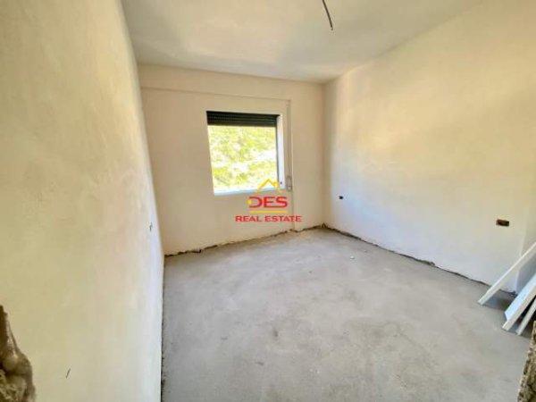 Vlore, shitet apartament 1+1+BLK Kati 10, 73 m² 85.000 Euro (Rruga Murat Terbaci)