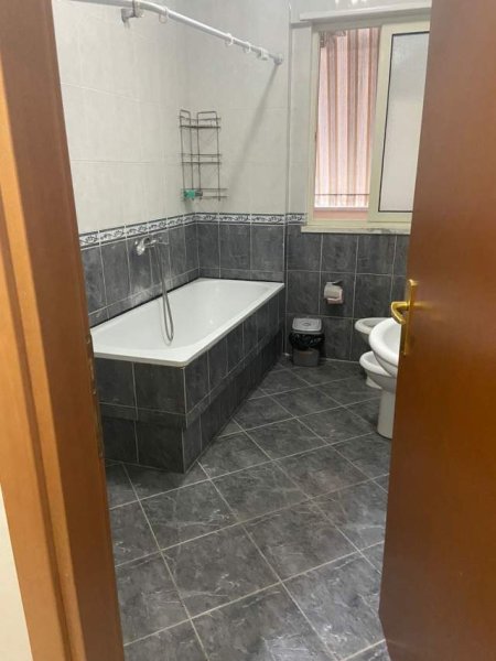 Tirane, shitet apartament 1+1 84 m² 71.400 Euro ne Linze