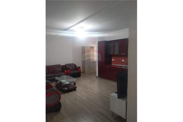 Tirane, jepet me qera apartament 2+1 Kati 1, 104 m² 400 Euro (Don Bosko)