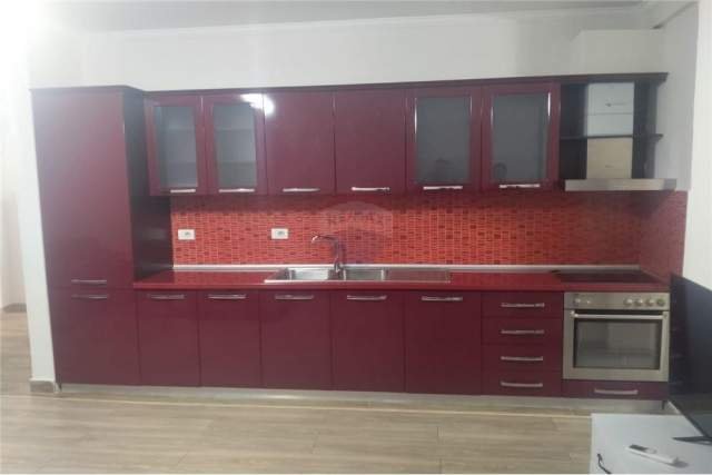 Tirane, jepet me qera apartament 2+1 Kati 1, 104 m² 400 Euro (Don Bosko)