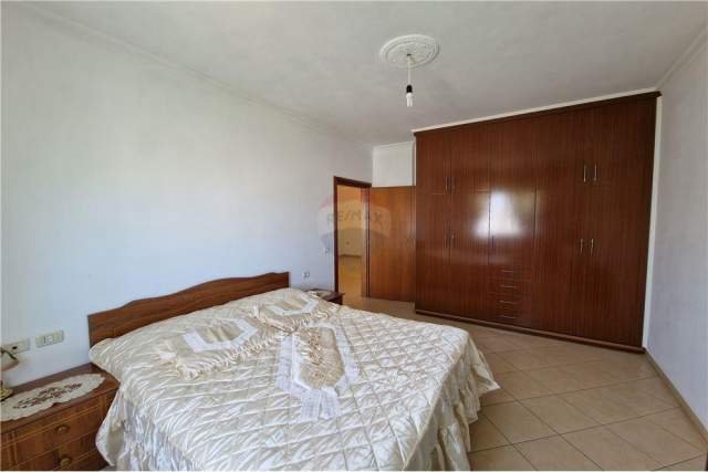 Vlore, jepet me qera apartament 2+1 Kati 6, 113 m² 230 Euro (Rruga Zaho Koka)