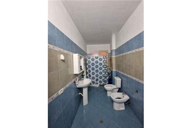 Vlore, jepet me qera apartament 2+1 Kati 6, 113 m² 230 Euro (Rruga Zaho Koka)