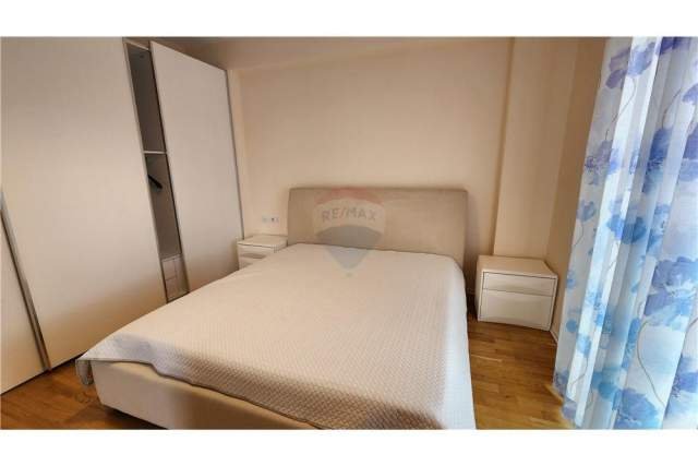 Tirane, jepet me qera apartament 2+1+BLK 130 m² 850 Euro (kopshti botaniik)