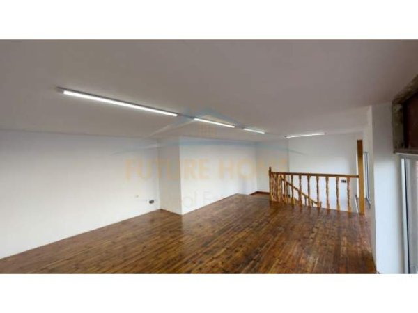 Tirane, jepet me qera ambjent biznesi Kati 0, 80 m² 700 Euro (Rruga e Kavajes)