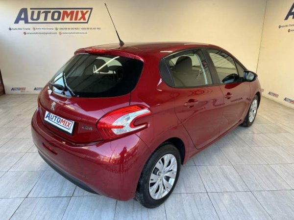 Tirane, shes makine Peugeot 208 Viti 2012, 6.600 Euro