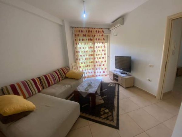 Tirane, jepet me qera apartament 1+1+BLK Kati 2, 70 m² 300 Euro (Liqeni i Thate)