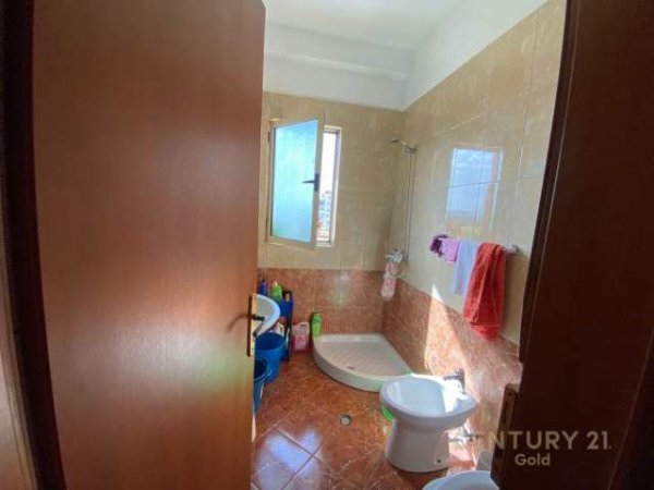 Tirane, shitet apartament 1+1+BLK Kati 5, 68 m² 55.000 Euro (Rruga Kongresi i Manastirit)