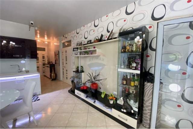 Vlore, shitet apartament 2+1 Kati 5, 136 m² 160.000 Euro (Rruga Transballkanike)