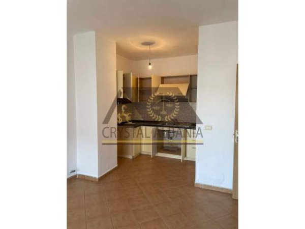 Tirane, jepet me qera apartament 1+1 Kati 5, 65 m² 260 Euro