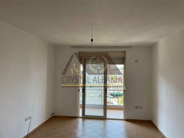 Tirane, jepet me qera apartament 1+1 Kati 5, 65 m² 260 Euro