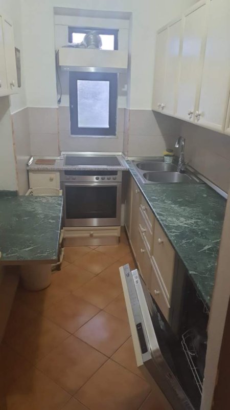 Tirane, jepet me qera apartament 2+1 Kati 3, 70 m² 350 Euro (rruga Mine Peza)