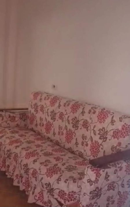 Tirane, jepet me qera Vile 1+1 Kati 2, 55 m² 25.000 Leke (100 m mbrapa Bar Artistit, Astir)