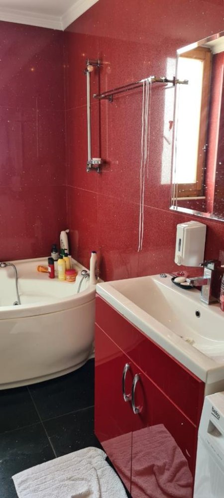Tirane, jepet me qera apartament 1+1 100 m² 500 Euro