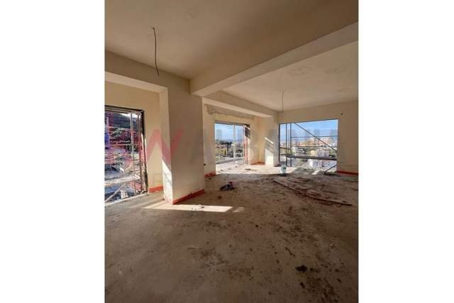 Tirane, shitet apartament 3+1+BLK 204.000 Euro